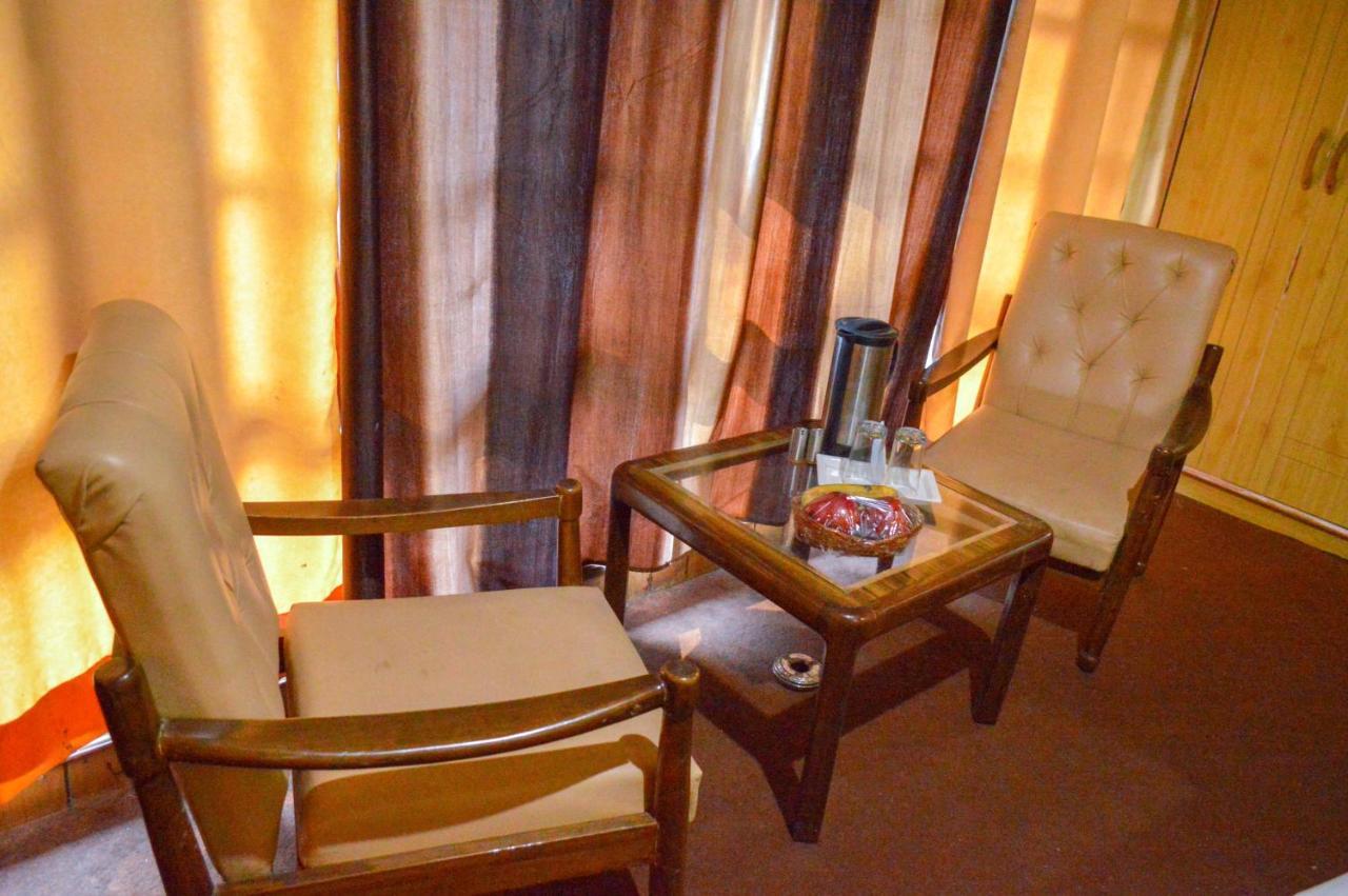 Hotel Pine Grove-Mall Road Манали Экстерьер фото